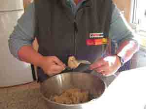 Confection des boulettes de parric